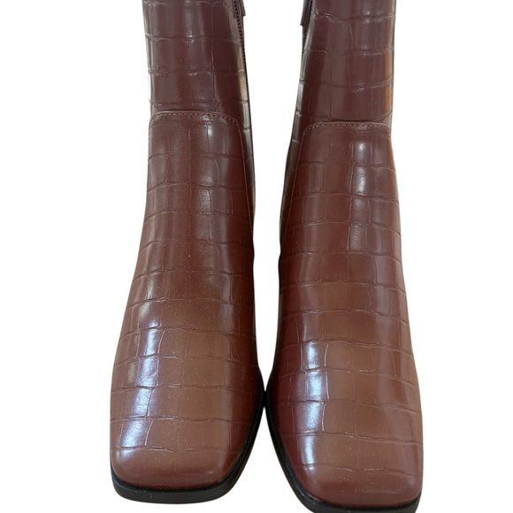Nordstrom Lisa Vicky Brown Heeled Boots with Croc Texture - Picture 6 of 8